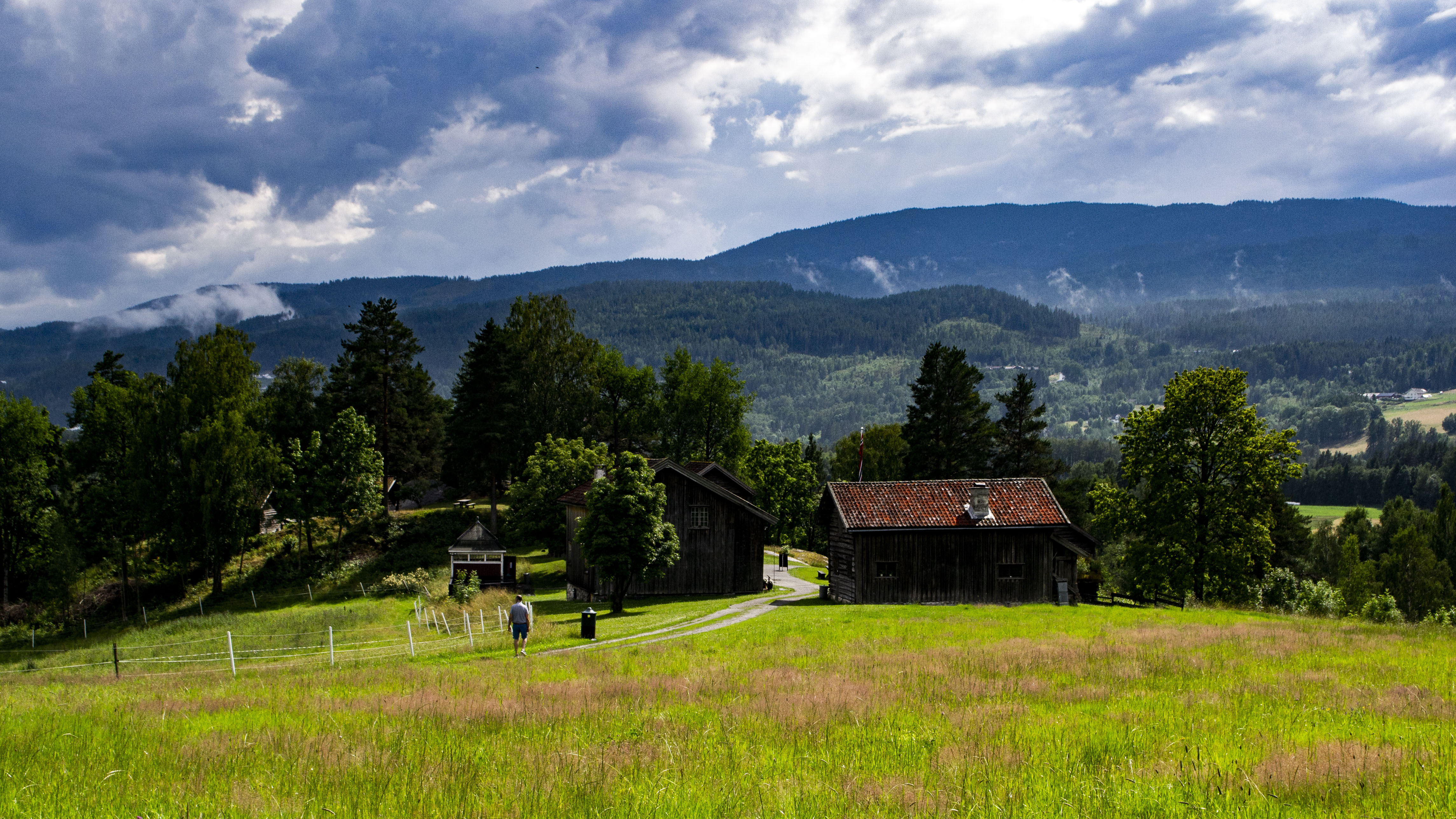 Norske træbygninger og landskab